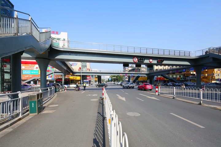 嘉兴市标化工程  中山路与越秀路口人行过街天桥